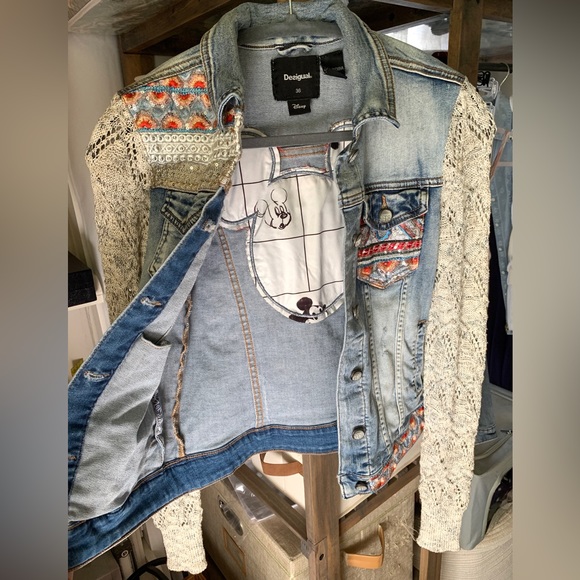 ✨New! Disney Desigual Mickey Embroidered Jean Jacket - Picture 7 of 12